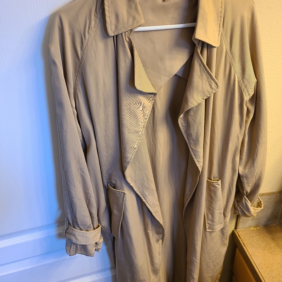 Bohme Soft Tan Spring Trench - Picture 5 of 6